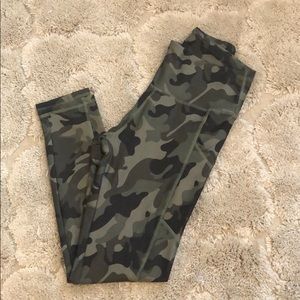 Green camo leggings capri